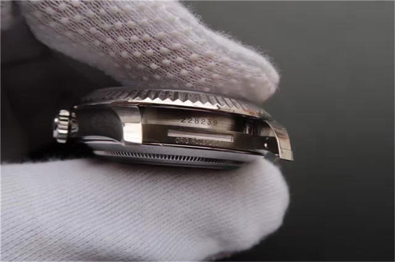 N廠Rolex勞力士DAY-DATE星期日歷型228239白盤四格紋羅馬字釘復刻表