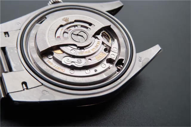 N廠Rolex勞力士DAY-DATE星期日歷型228239白盤四格紋羅馬字釘復刻表