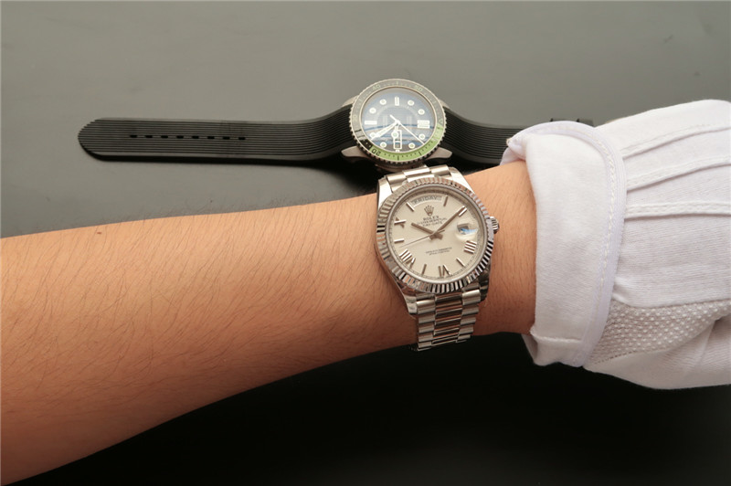N廠Rolex勞力士DAY-DATE星期日歷型228239白盤四格紋羅馬字釘復刻表