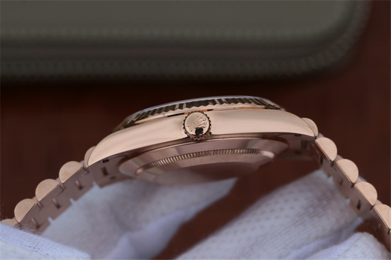 N廠Rolex勞力士DAY-DATE星期日歷型m228235-0025綠盤羅馬字釘復刻表