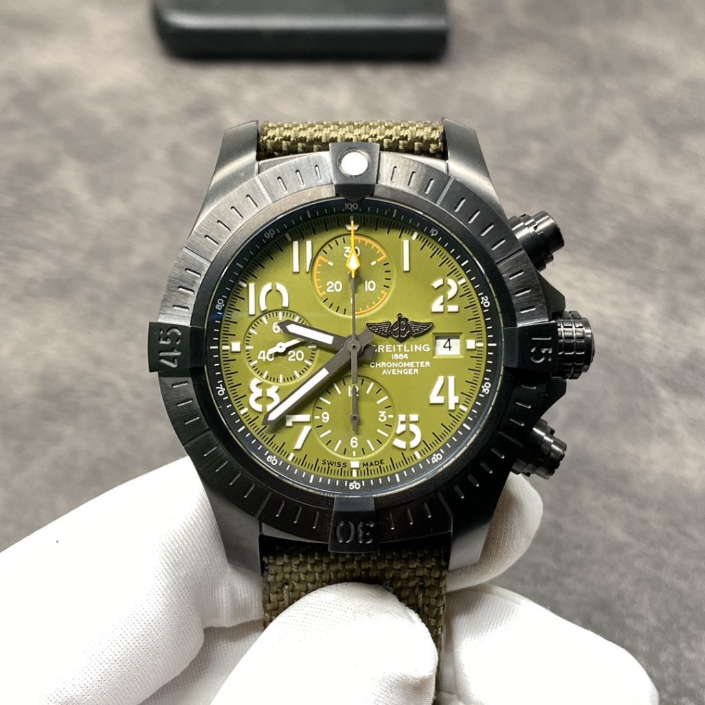 TF廠百年靈BREITLING復仇者計時綠盤男士腕表怎么樣