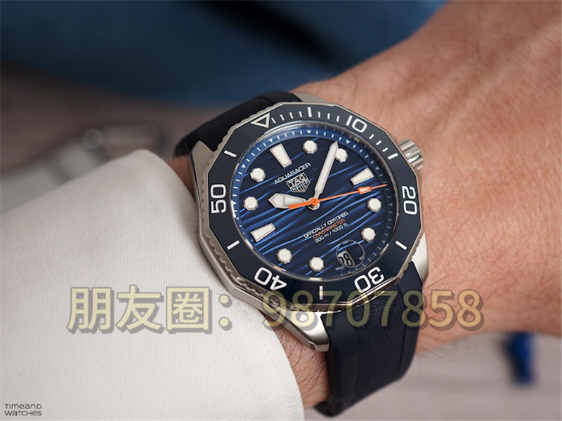 泰格豪雅 Aquaracer Professional 300 日期和 GMT