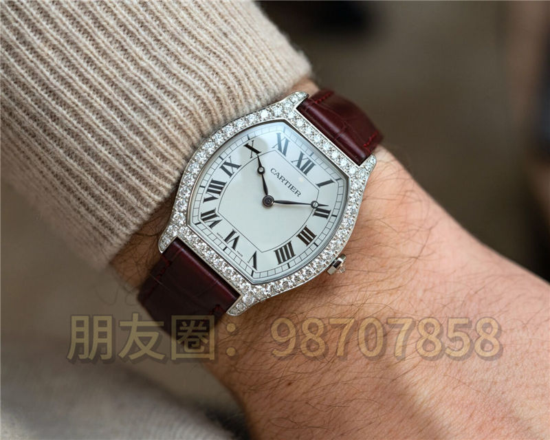 卡地亞 Tortue 鉑金鑲鉆正裝腕表