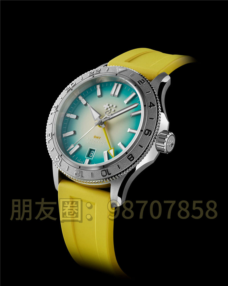 Christopher Ward C60 Trident Pro 300 GMT 手表