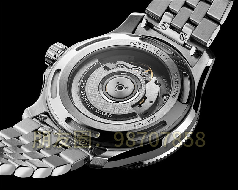 Christopher Ward C60 Trident Pro 300 GMT 手表