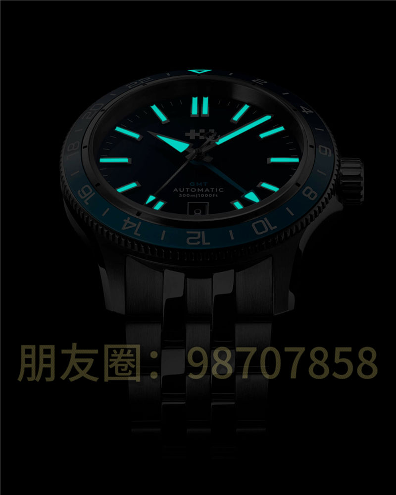 Christopher Ward C60 Trident Pro 300 GMT 手表