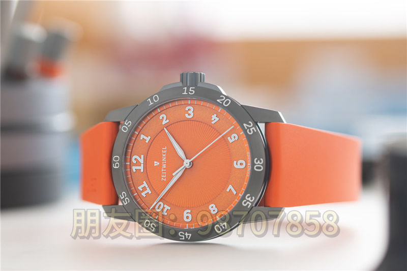 WatchTime 腕表展首次亮相：Zeitwinkel 型號 240°