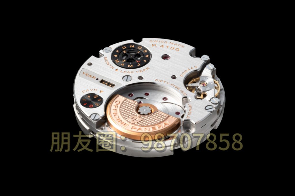 沛納海推出首款 Radiomir 萬年歷 GMT Goldtech PAM01453